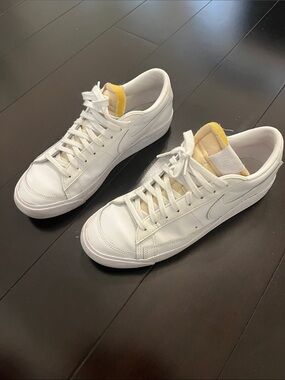 NIKE ✔️ WOMENS Blazer Low Platform 'Triple White' (10) never worn.